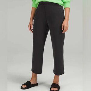 Women's Lululemon Softstreme High-Rise Straight Leg Crop Sz 6